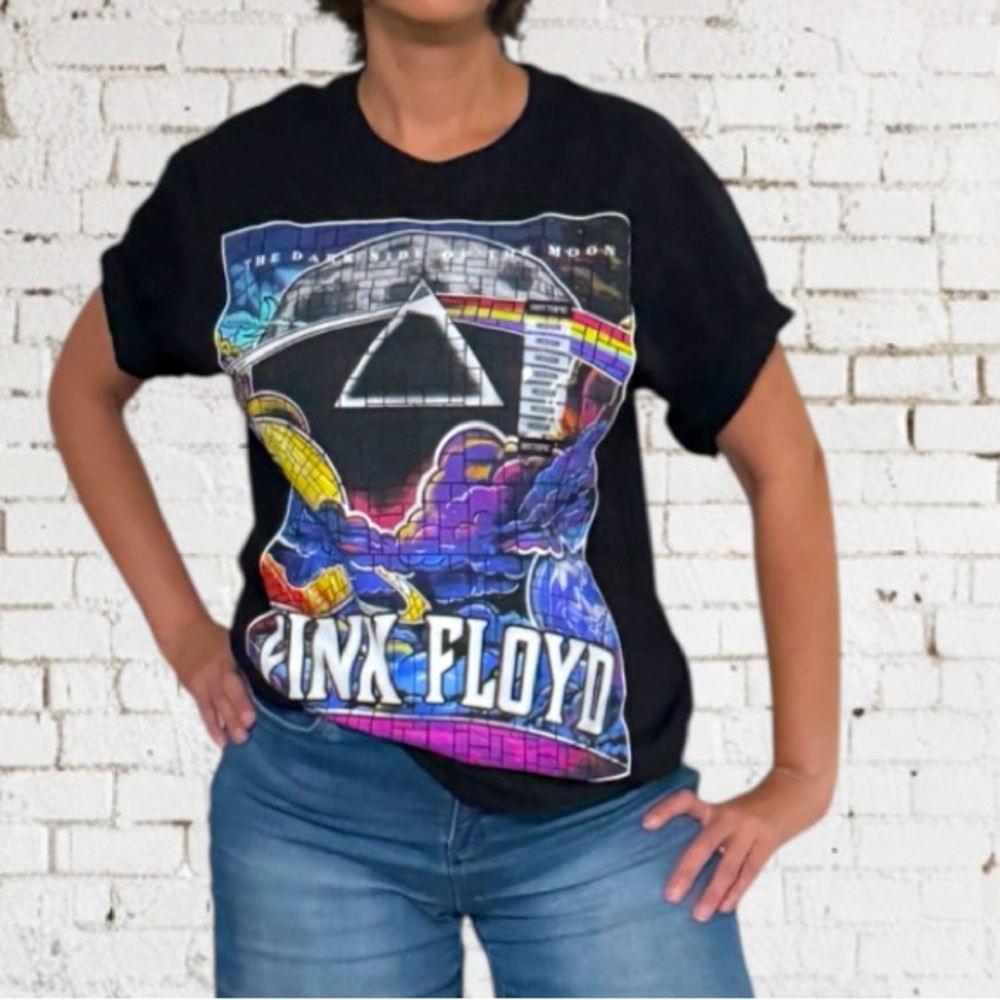 HOT TOPIC Pink Floyd Graphic T-Shirt ~ NWT